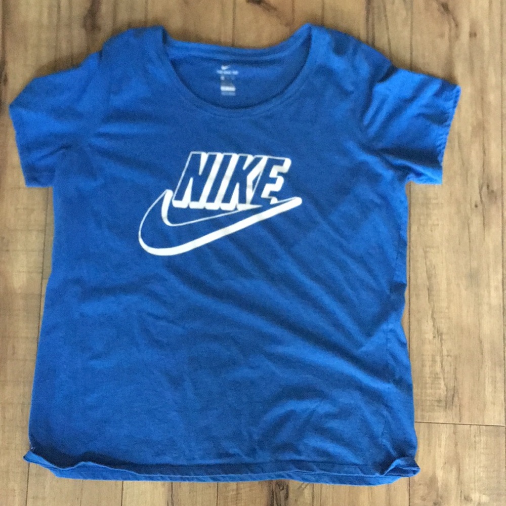 Nike women T-shirt